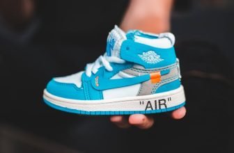 Choosing the Best First Shoes for Your Baby